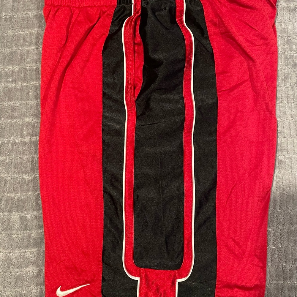 Vintage Nike Basketball Red/Black Shorts Men’s Large - Picture 2 of 6